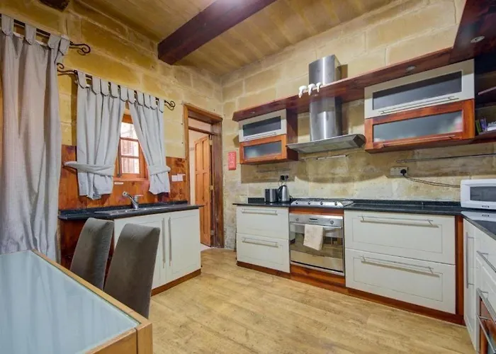 New Charming House In By Sf Homes Case de vacanță Sliema