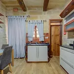 New Charming House In By Sf Homes スリーマ